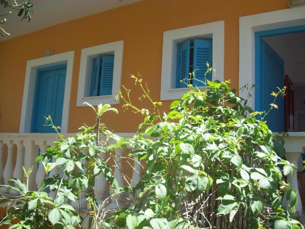 Villa Vania Gardenos Vitaládes Exterior photo