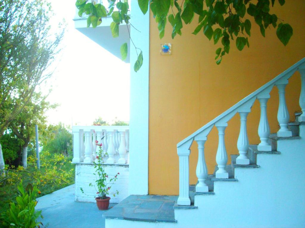 Villa Vania Gardenos Vitaládes Exterior photo